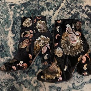 Also sequin velvet boots